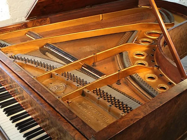 بررسی جامع، تفاوت پیانو دیجیتال و پیانو آکوستیک