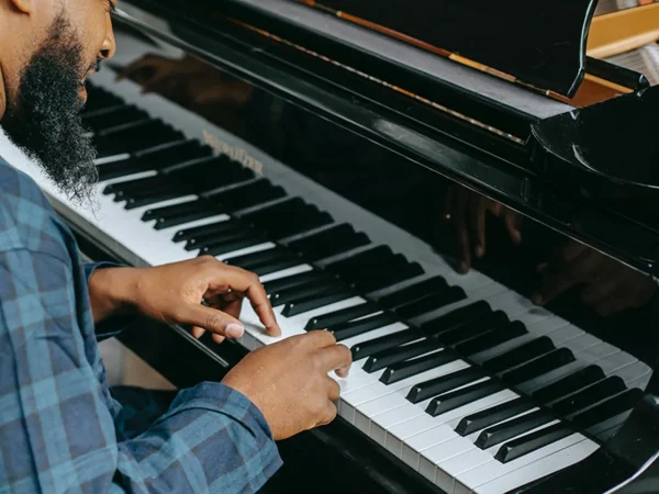 هشت نکته‌ی طلایی برای یادگیری پیانو