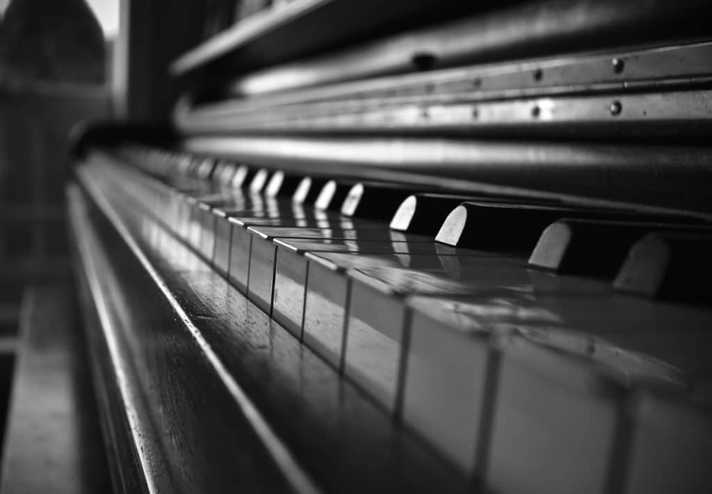 کلید های سفید و سیاه پیانو