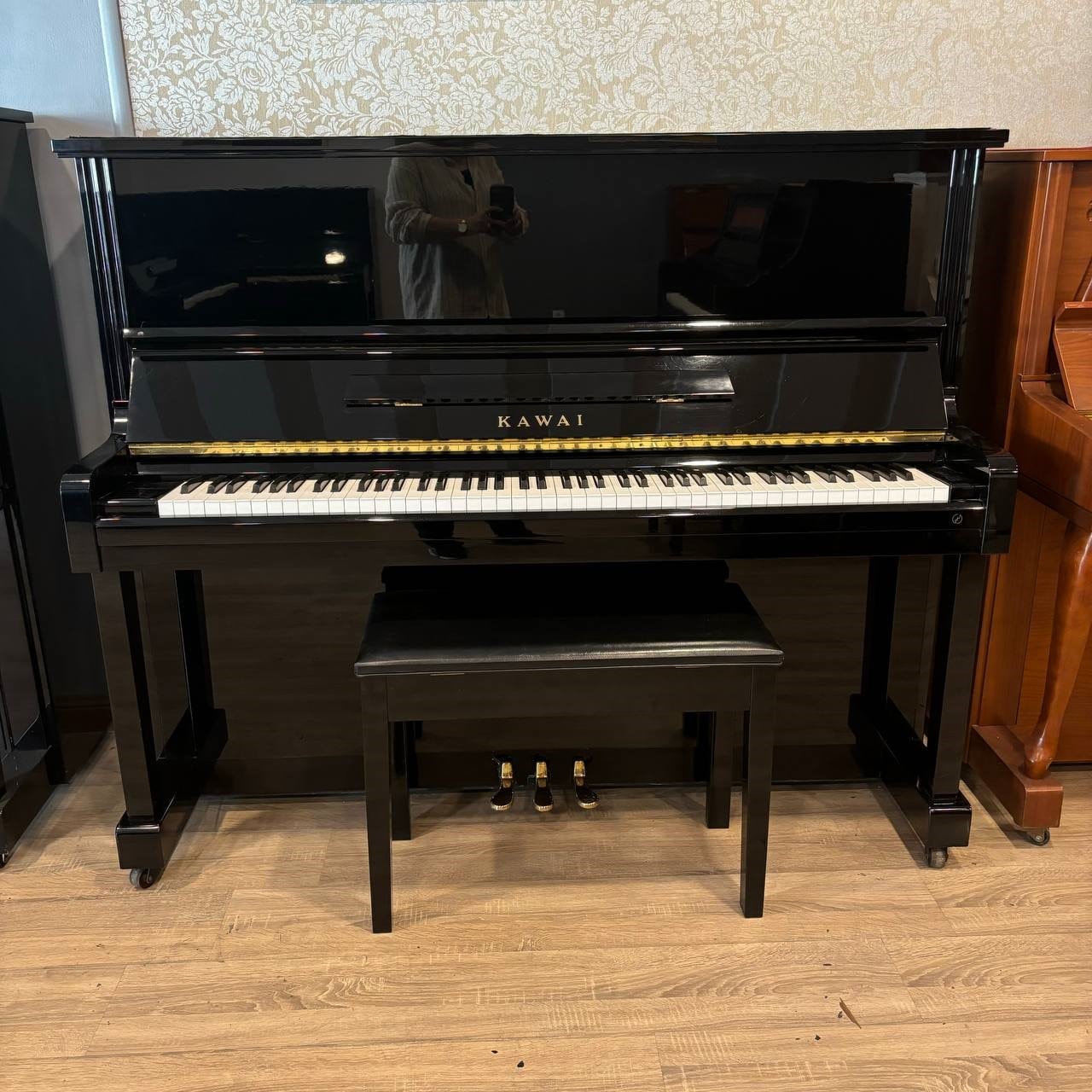 پیانو آکوستیک کارکرده کاوایی KAWAI مدل BL - 31 ارتفاع 125