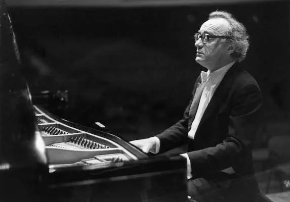آلفرد براندل (Alfred Brendel)