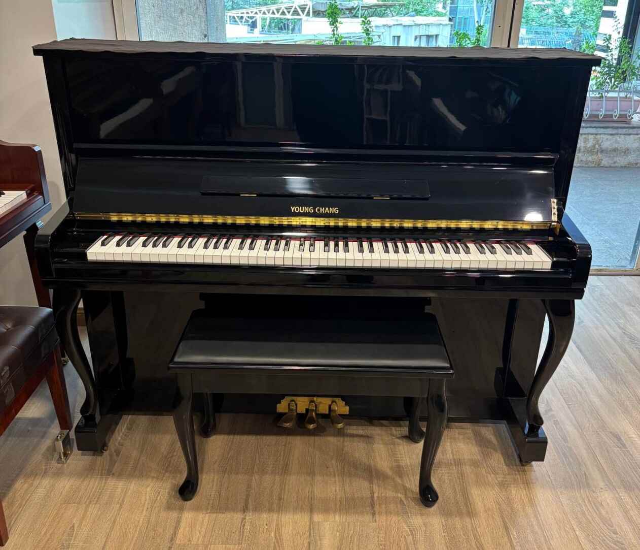 پیانو آکوستیک کارکرده یانگ چانگ YOUNG CHANG ارتفاع 121