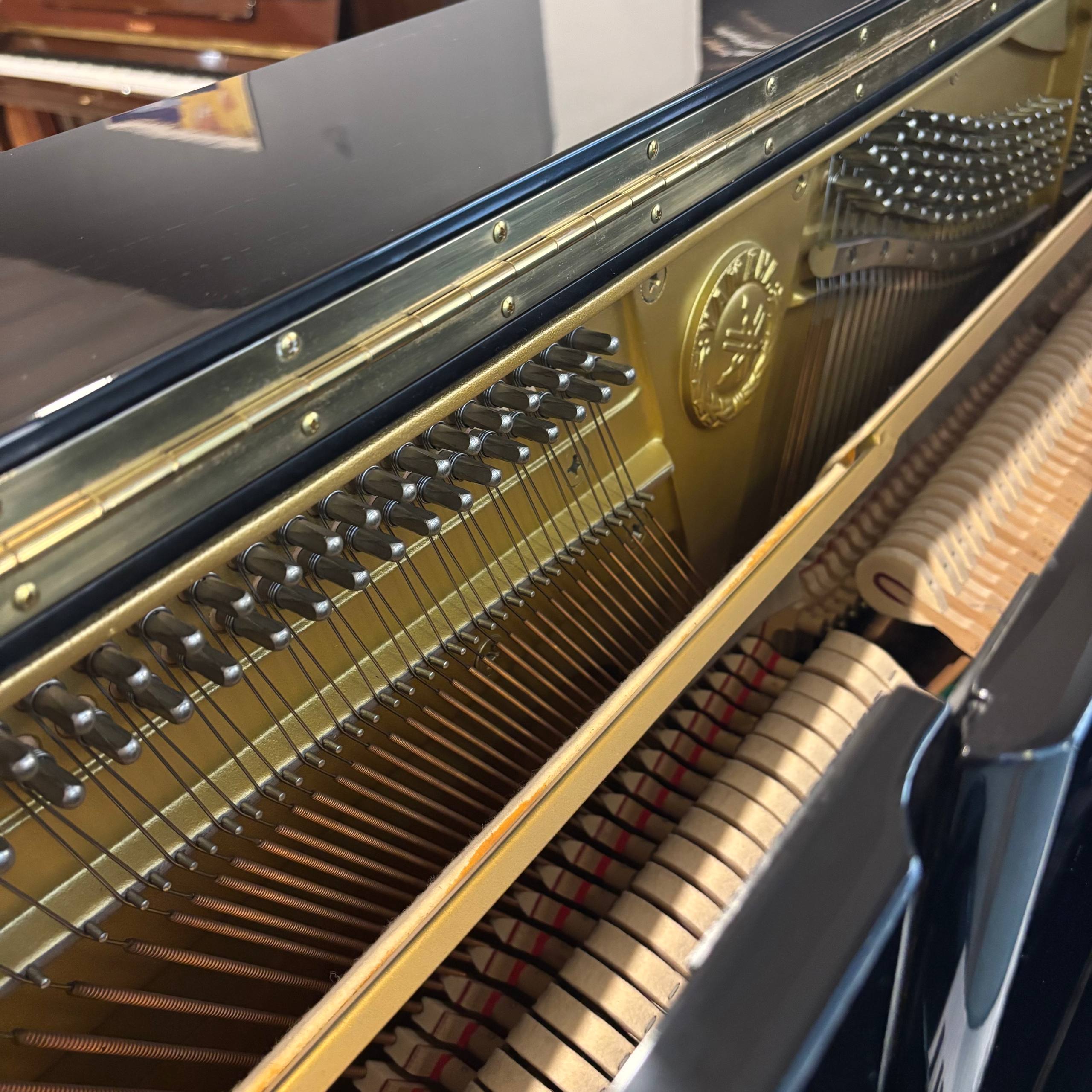 پیانو آکوستیک کارکرده یاماها YAMAHA UX1 ارتفاع 121