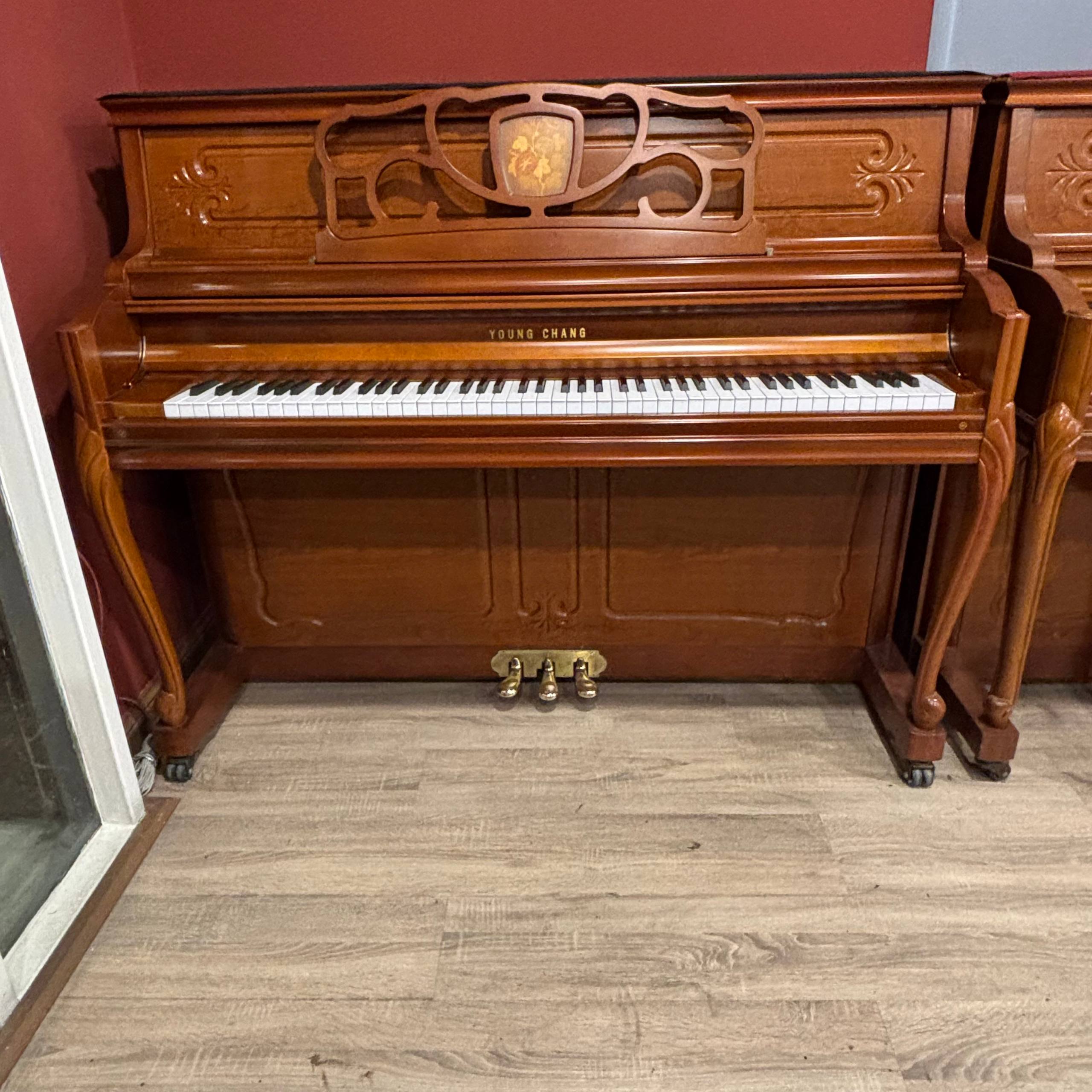 پیانو آکوستیک کنسول کارکرده یانگ چانگ YOUNG CHANG ارتفاع 118